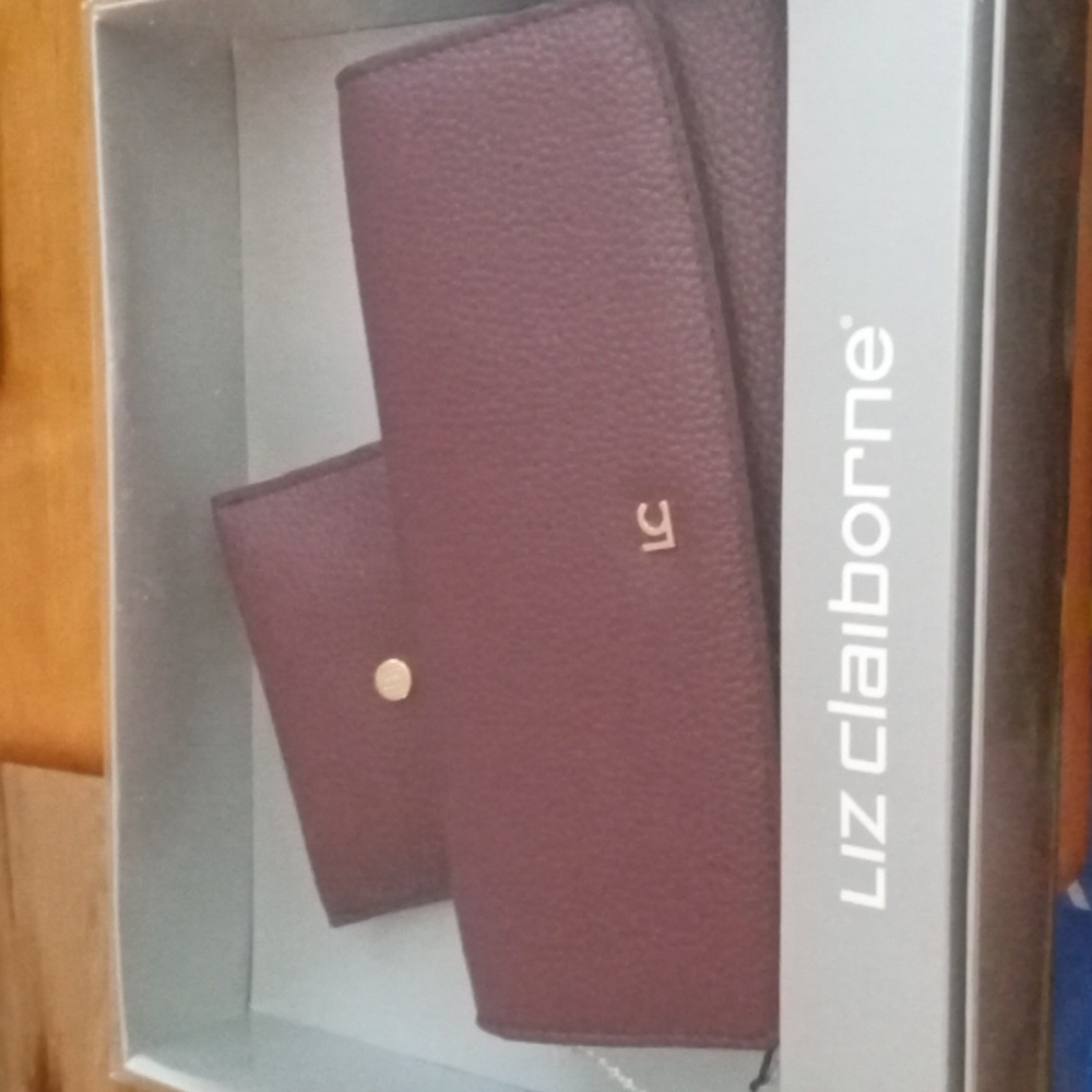 Liz Claiborne Gift Set 2-pc Wallet Dark Wine